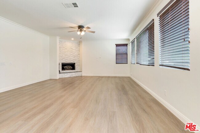 Building Photo - 17426 Half Moon Ct