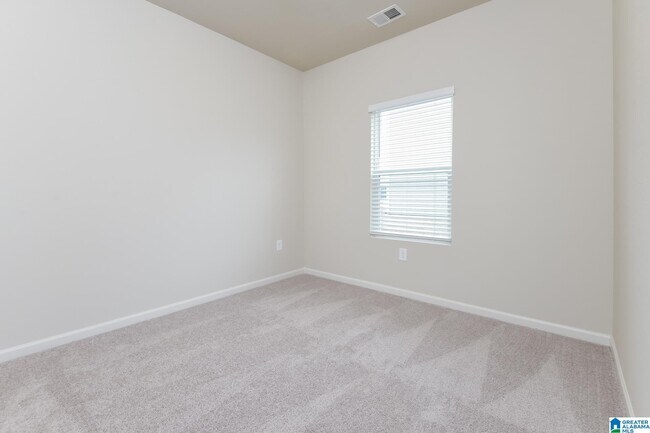 Building Photo - 250 Smith Glen Dr