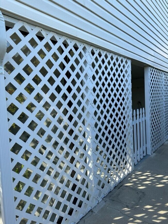 Cute Oceanside Studio with utilities inclu... 501 San Luis Rey Dr Oceanside CA 92058