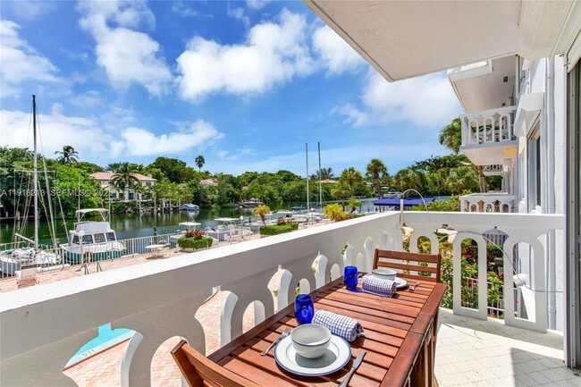 Building Photo - 100 Edgewater Dr