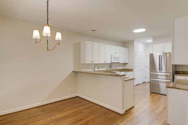 Building Photo - 8 Indigo Cove