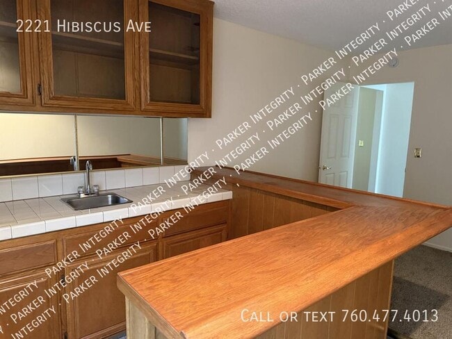 Building Photo - 2221 Hibiscus Ave