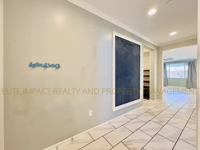 Building Photo - 9731 E Lynx Lk Trl