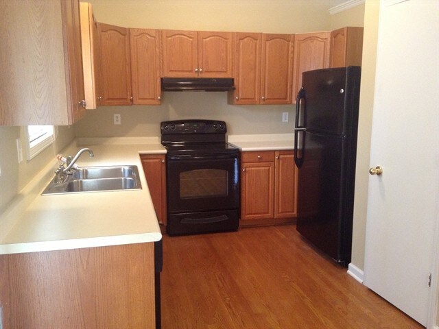 Building Photo - 4136 Fairoaks Drive