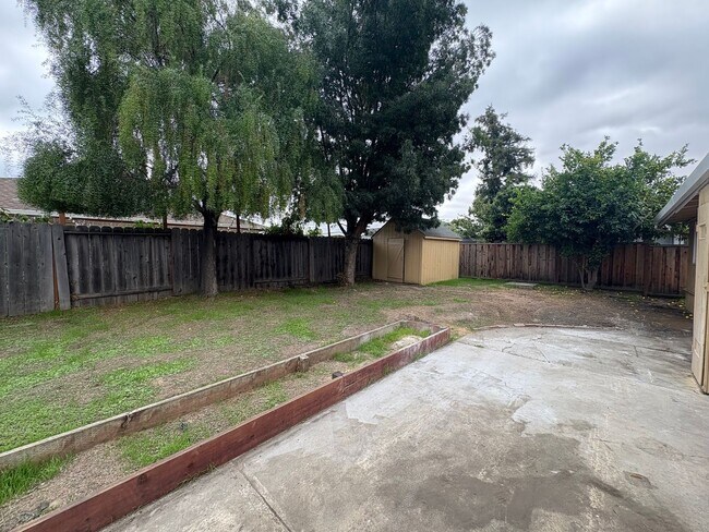 Building Photo - Pet Friendly Single Family Home for Rent in the Glenmoor Neighborhood!