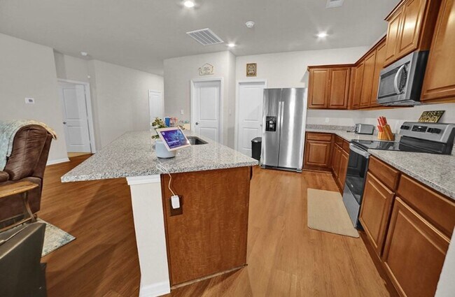 Building Photo - Coming Soon For Rent in Springville!