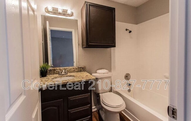 Building Photo - 4961 Champlain Dr