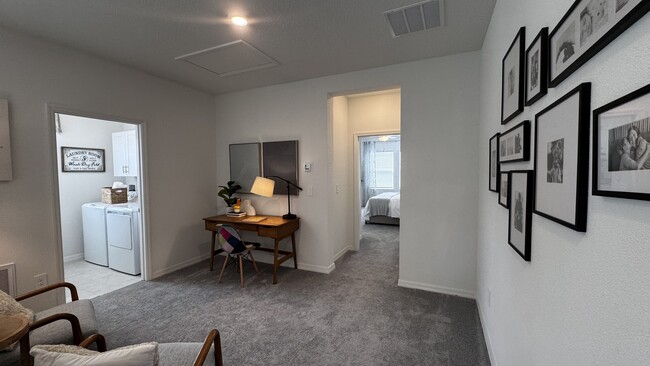 Building Photo - 10815 Fanning Spgs Ct