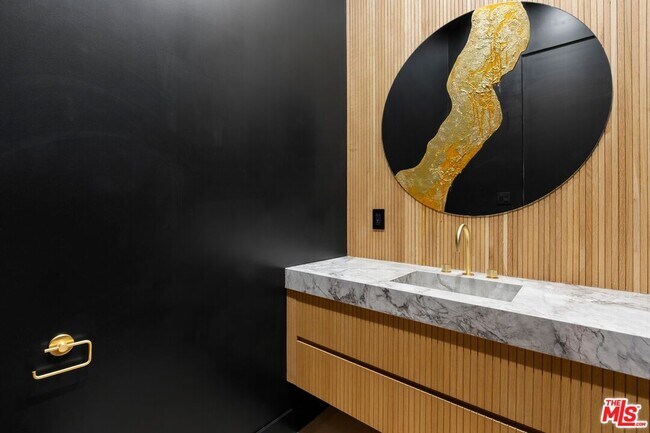 Building Photo - 4803 Lemona Ave