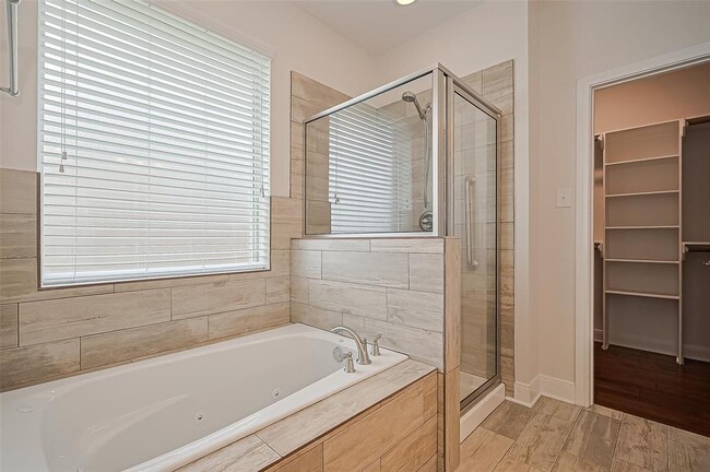 Building Photo - 25919 Orchard Knoll Ln