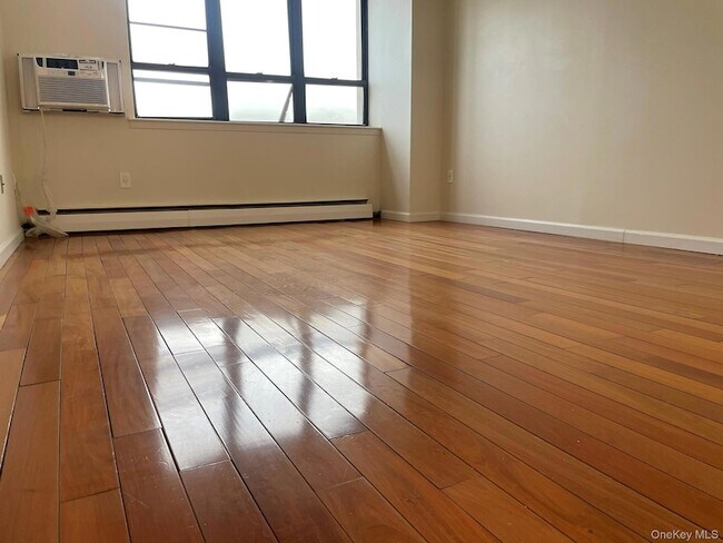 Building Photo - 301 W 110th St