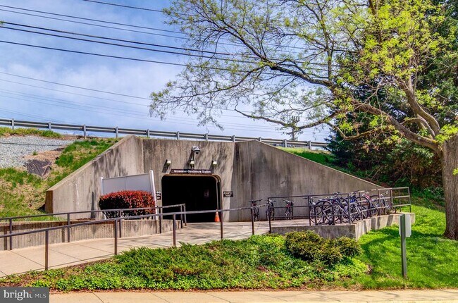 Building Photo - 10500 Rockville Pike