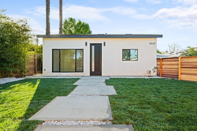 Primary Photo - 6443 Oakdale Ave