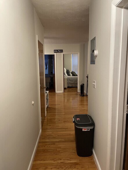 Building Photo - 137 Endicott St