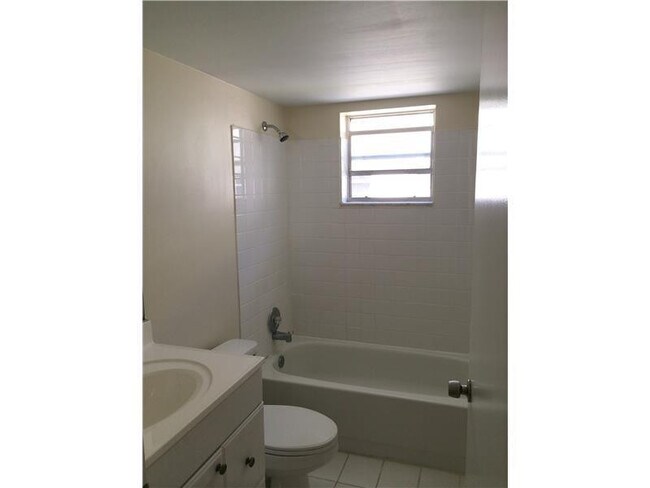 Building Photo - 4273 NW 89th Ave