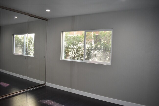 Building Photo - 10231 Woodworth Ave