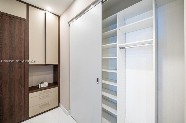 Building Photo - 851 NE 1st Ave