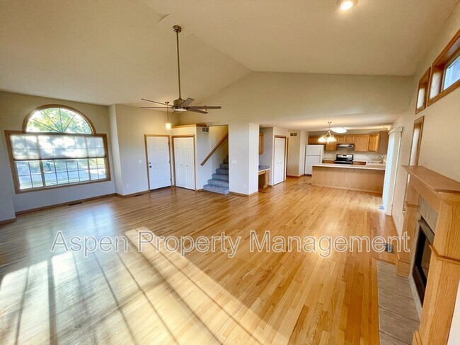 Building Photo - 626 Tipperary Rd