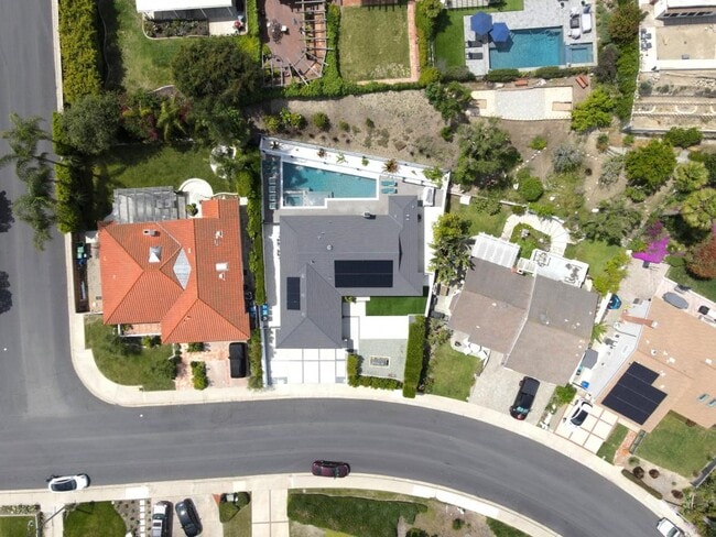 Building Photo - 25761 Serenata Dr