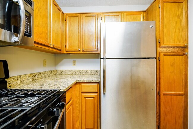 Building Photo - 2815 Sunnyfield Ct
