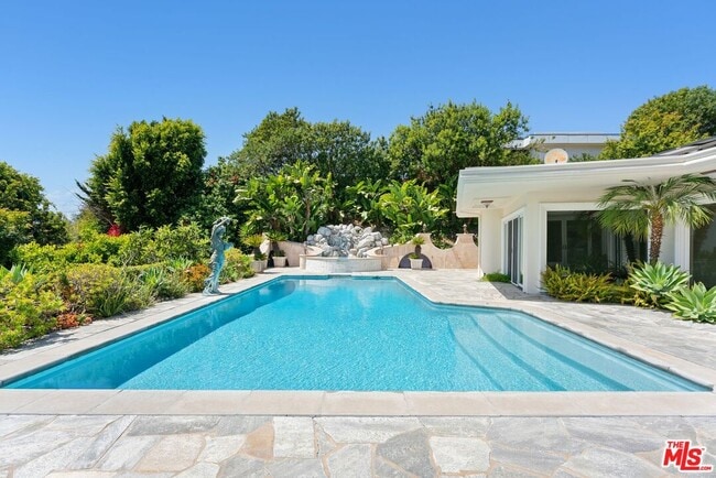 Building Photo - 1725 Loma Vista Dr