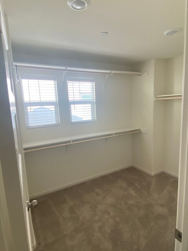 Building Photo - Almost new! Gated 4 Bdrm, 2.5 Bath Solar Home