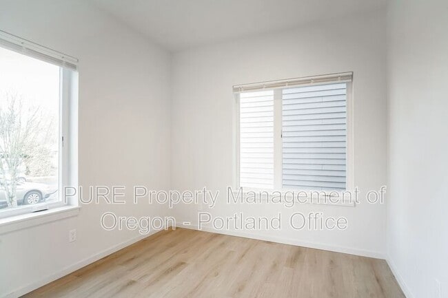 Building Photo - 5685 N Willamette Blvd