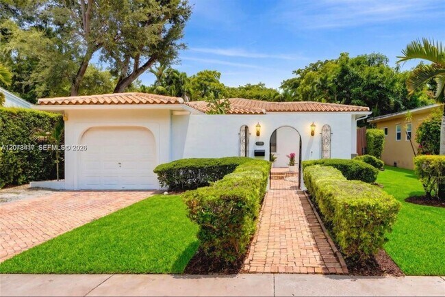 Building Photo - 4943 Riviera Dr
