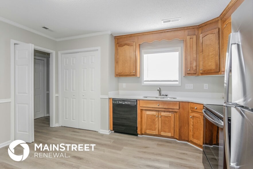 Building Photo - 146 Pratt St