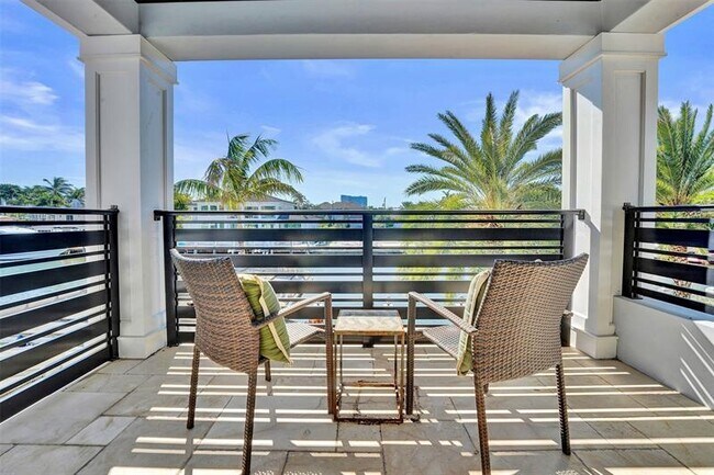 Building Photo - 1744 SE 9th St