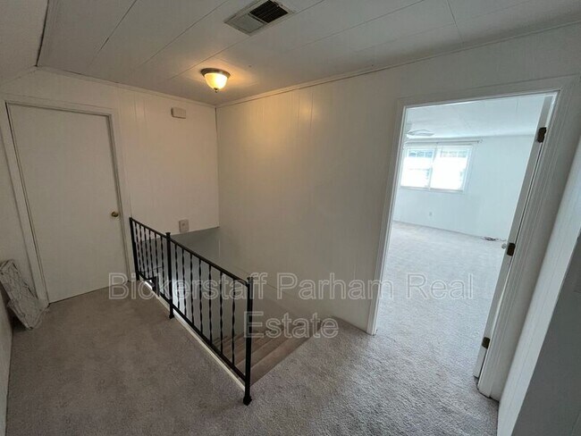 Building Photo - 1310 Stark Ave