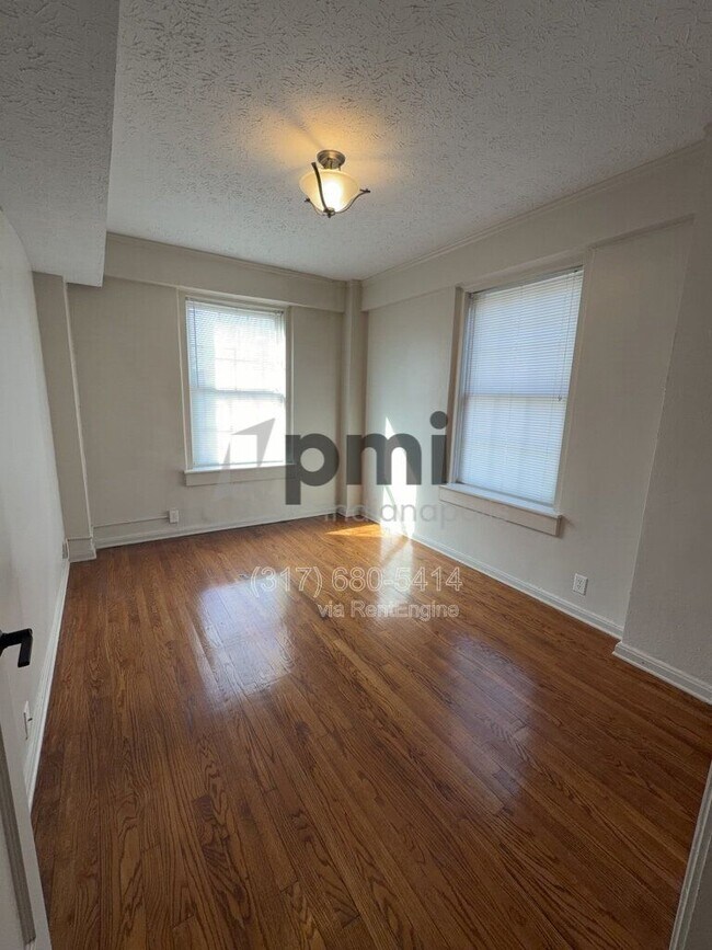 Building Photo - 1 W 28th St