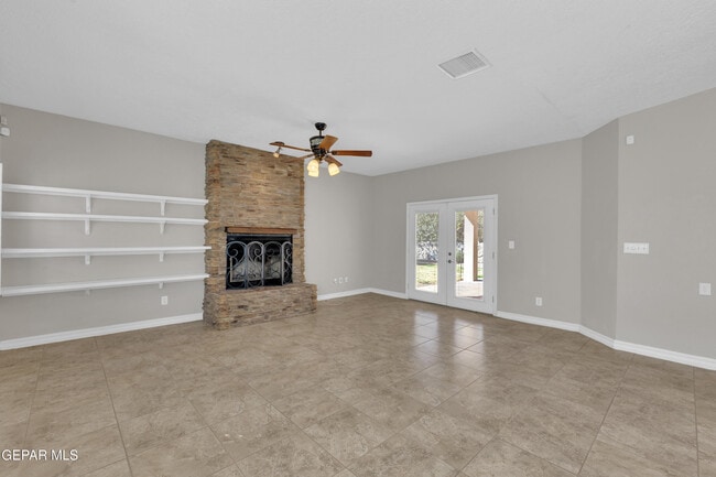 Building Photo - 232 Ave Mirador