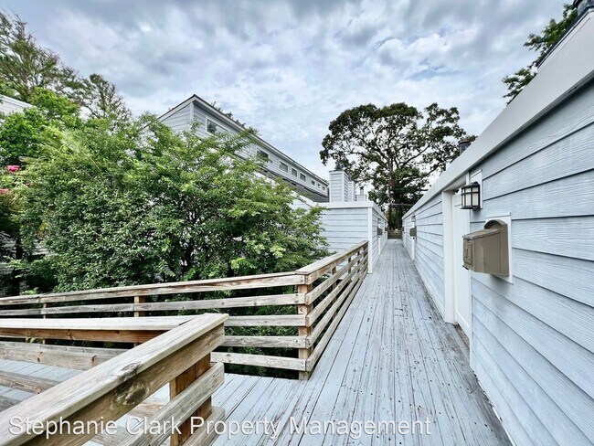 Building Photo - 3 br, 2 bath House - 409 33rd Street #B