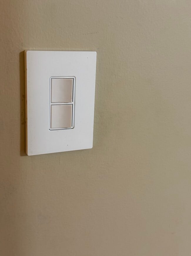 Building Photo - 10129 Oakton Terrace Rd