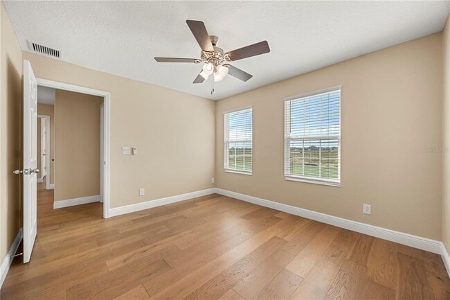 Building Photo - 2049 Heart Lk Dr
