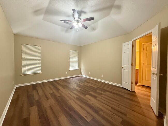 Building Photo - 951 Scofield Dr