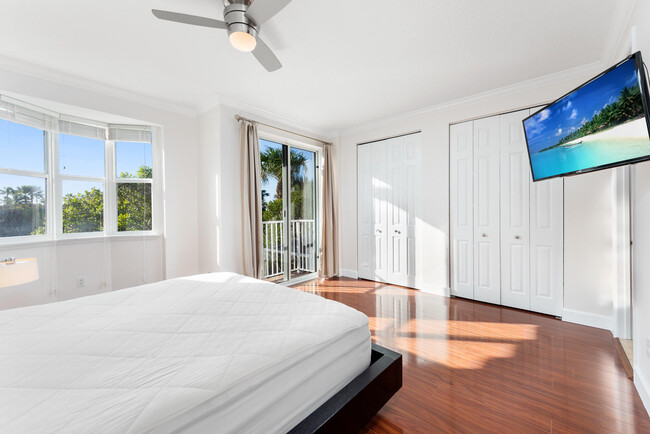 Building Photo - 774 Seaview Dr