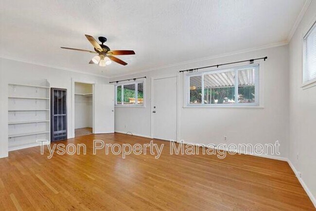 Building Photo - 1028 Princeton Dr NE