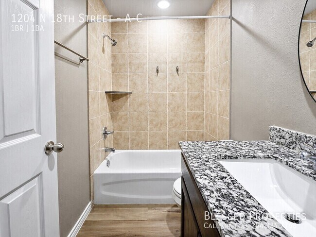 Building Photo - 1204 N 18th St