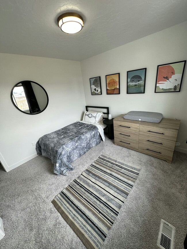 Building Photo - 3083 S Yellow Bill Dr