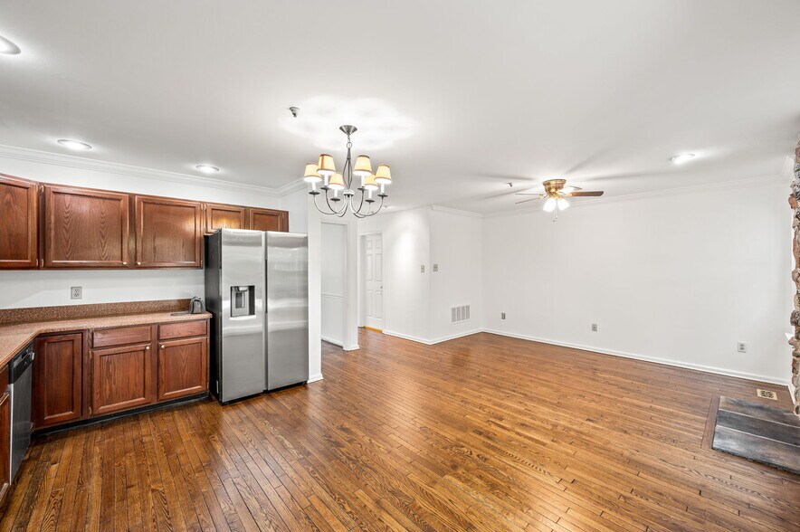 Building Photo - 1430 Redwood Ct