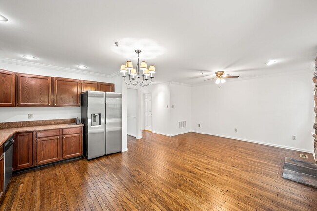 Building Photo - 1430 Redwood Ct