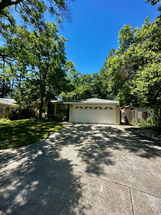Primary Photo - 4 bedroom home