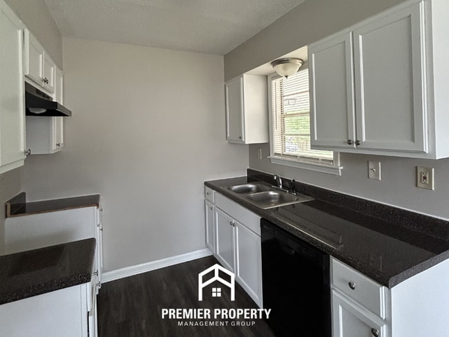 Building Photo - Charming 3BR/2BA in Southaven | Hardwood Floors & Large Fenced Backyard