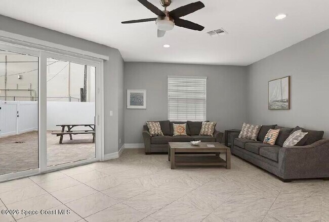 Building Photo - 164 Mediterranean Way