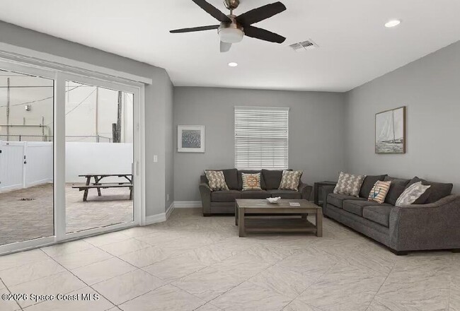 Building Photo - 168 Mediterranean Way