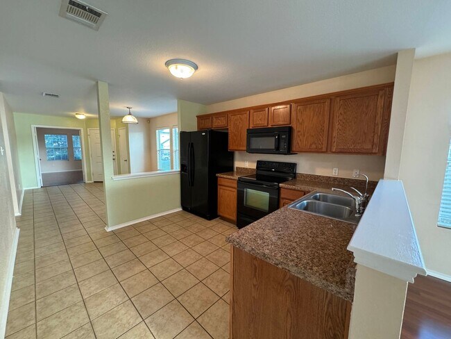 Building Photo - 3-Bedroom House for Rent in Killeen