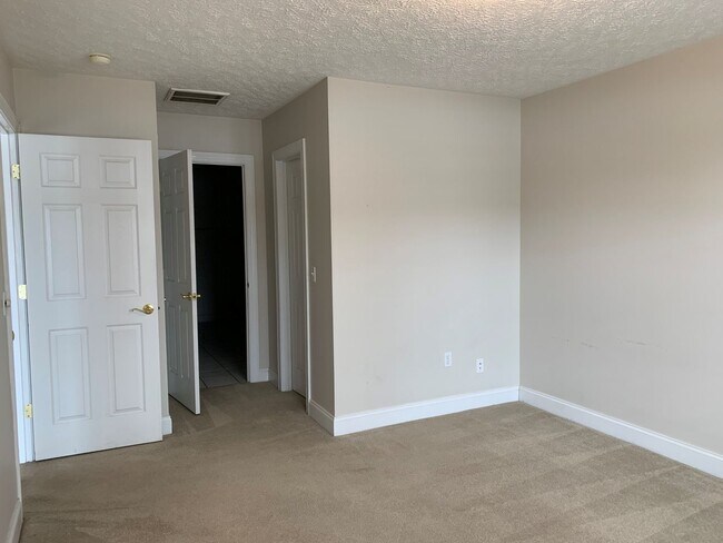 Building Photo - 190 Willow Oak Dr NW