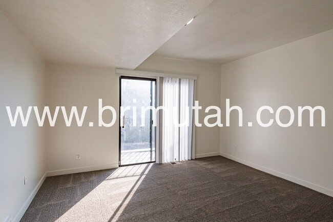 Building Photo - 1304 E 900 S
